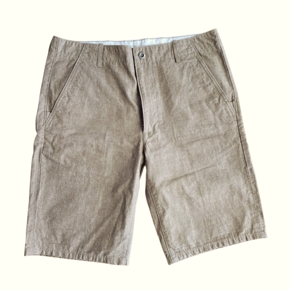 Levi's Men's 100% Cotton Flat Front Shorts W34, Inseam 11" - Picture 1 of 9